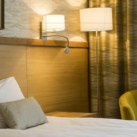 Ξενοδοχείο Aakenus 4*