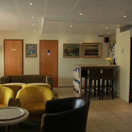 Aakenus Ξενοδοχείο Ροβανιέμι